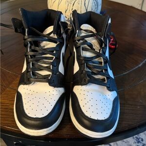 Nike Dunk 🐼 Panda black & white high tops women’s size 9 men’s 7.5